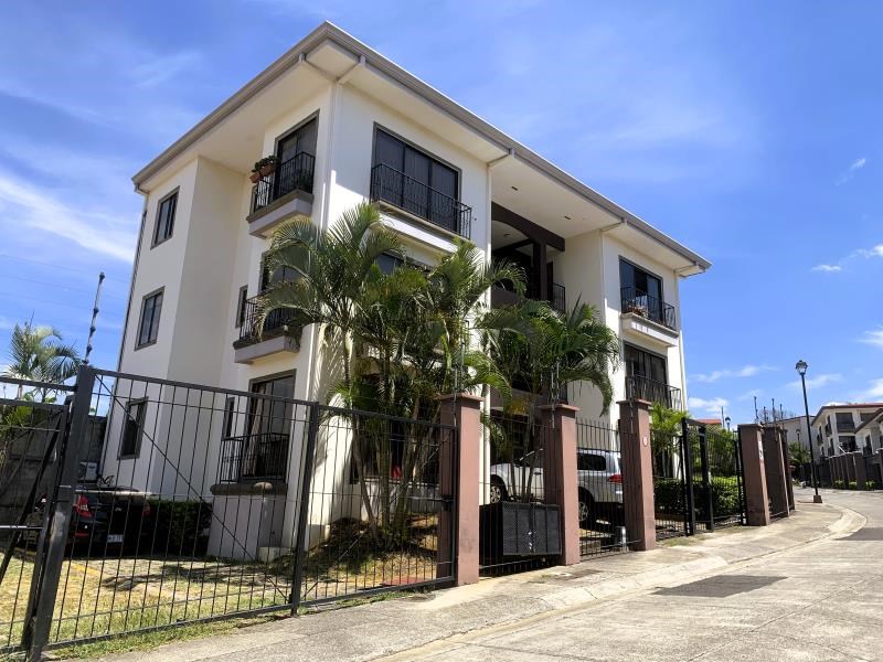 FOR SALE Aparment Vistas de Cariari. Heredia. Costa Rica